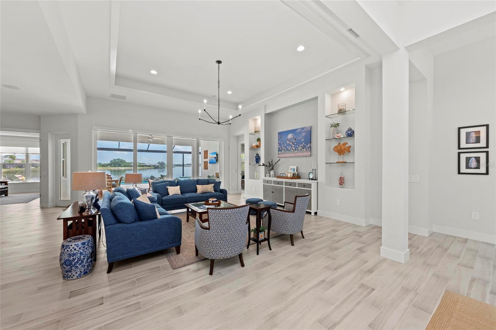 LAKEHOUSE COVE AT WATERSIDE - Residential