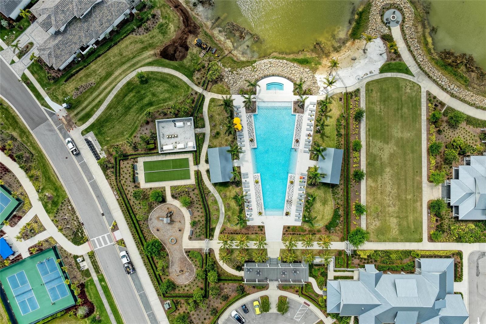 LAKEHOUSE COVE AT WATERSIDE - Residential