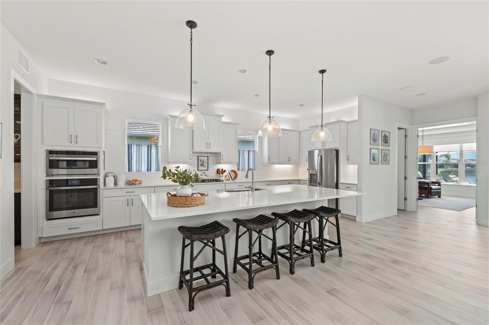 LAKEHOUSE COVE AT WATERSIDE - Residential