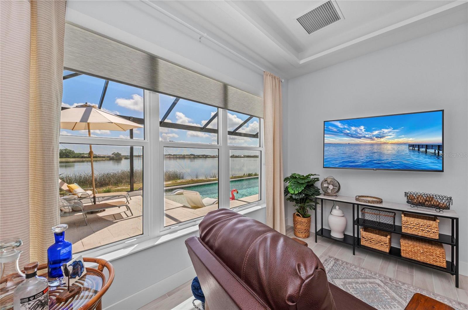 LAKEHOUSE COVE AT WATERSIDE - Residential