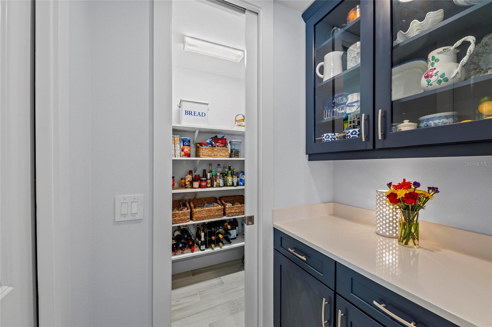 LAKEHOUSE COVE AT WATERSIDE - Residential