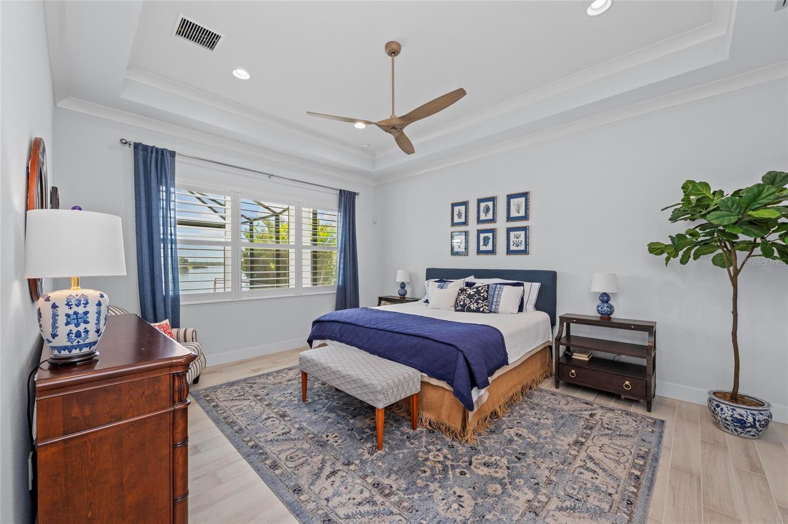 LAKEHOUSE COVE AT WATERSIDE - Residential