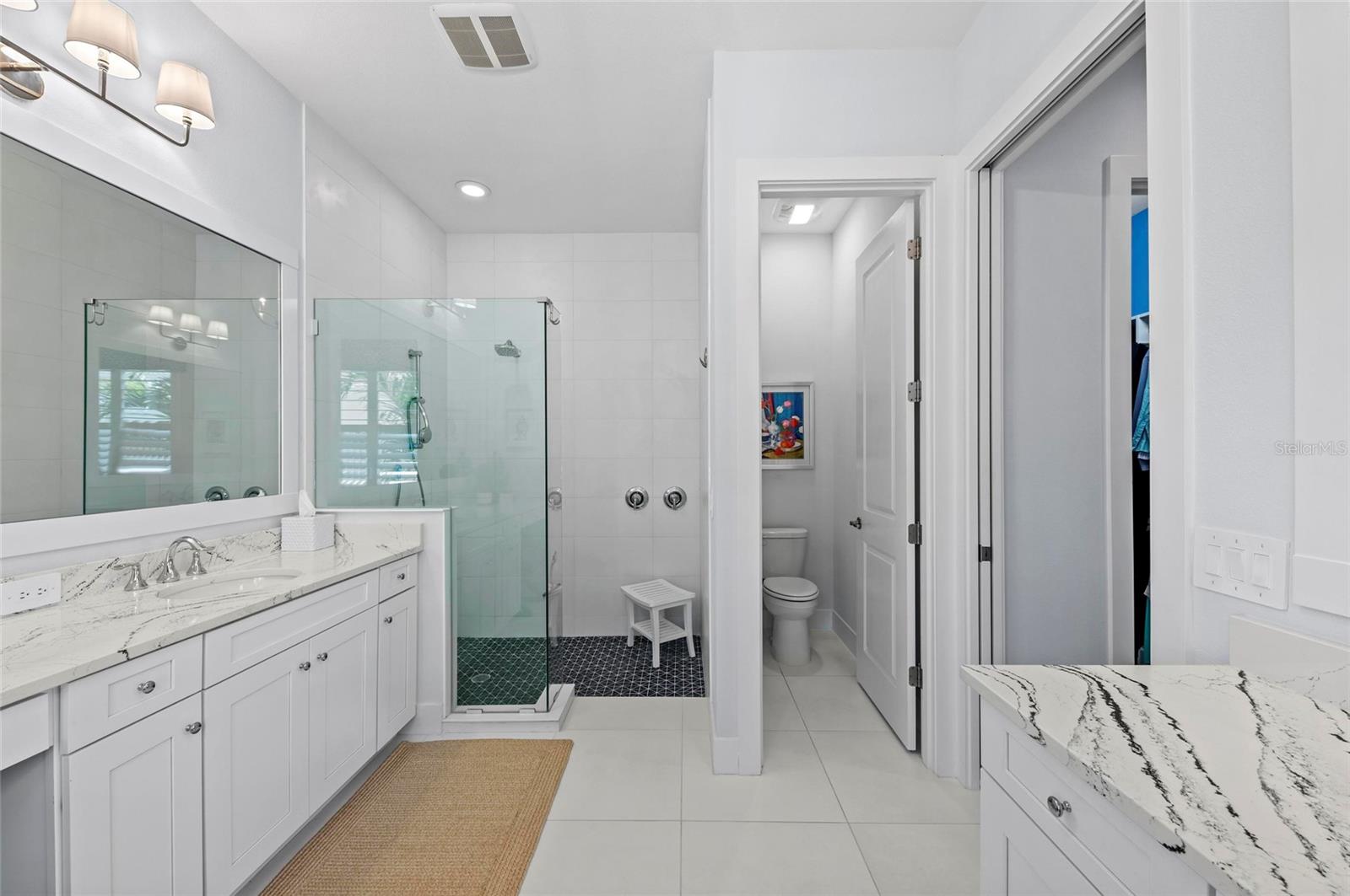 LAKEHOUSE COVE AT WATERSIDE - Residential