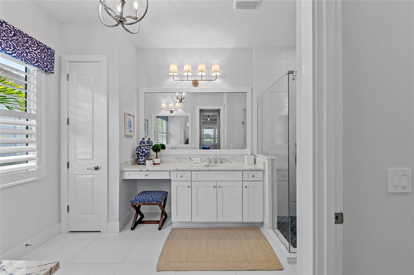 LAKEHOUSE COVE AT WATERSIDE - Residential