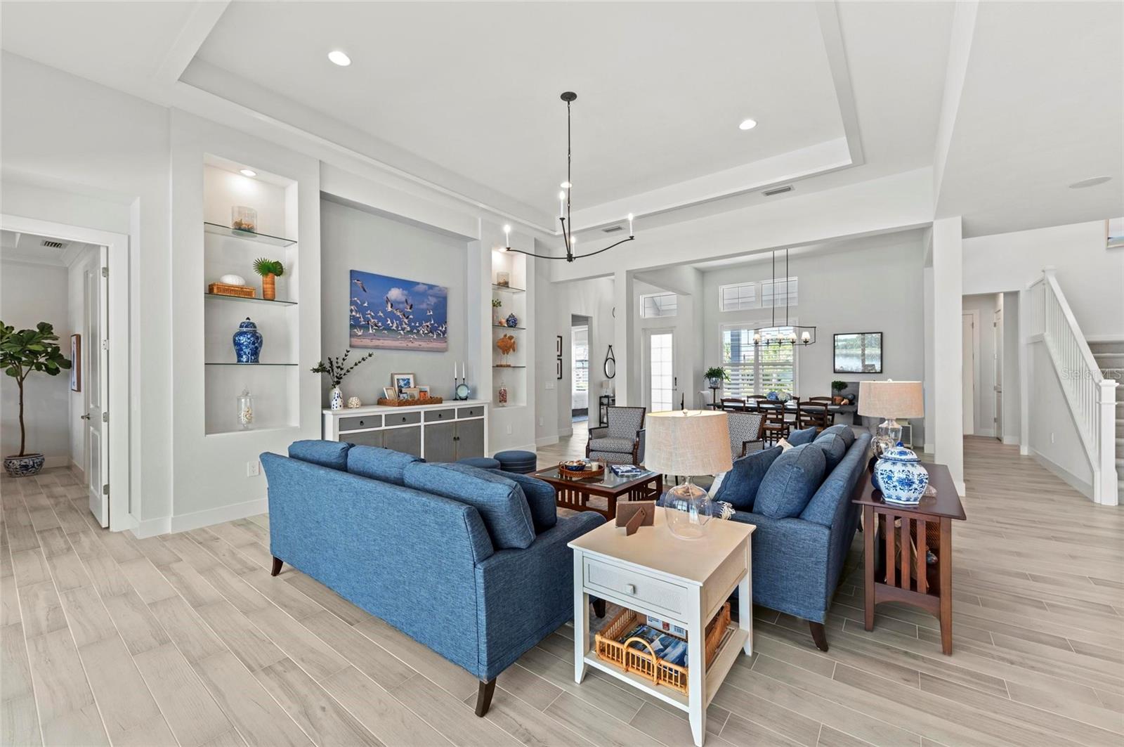 LAKEHOUSE COVE AT WATERSIDE - Residential