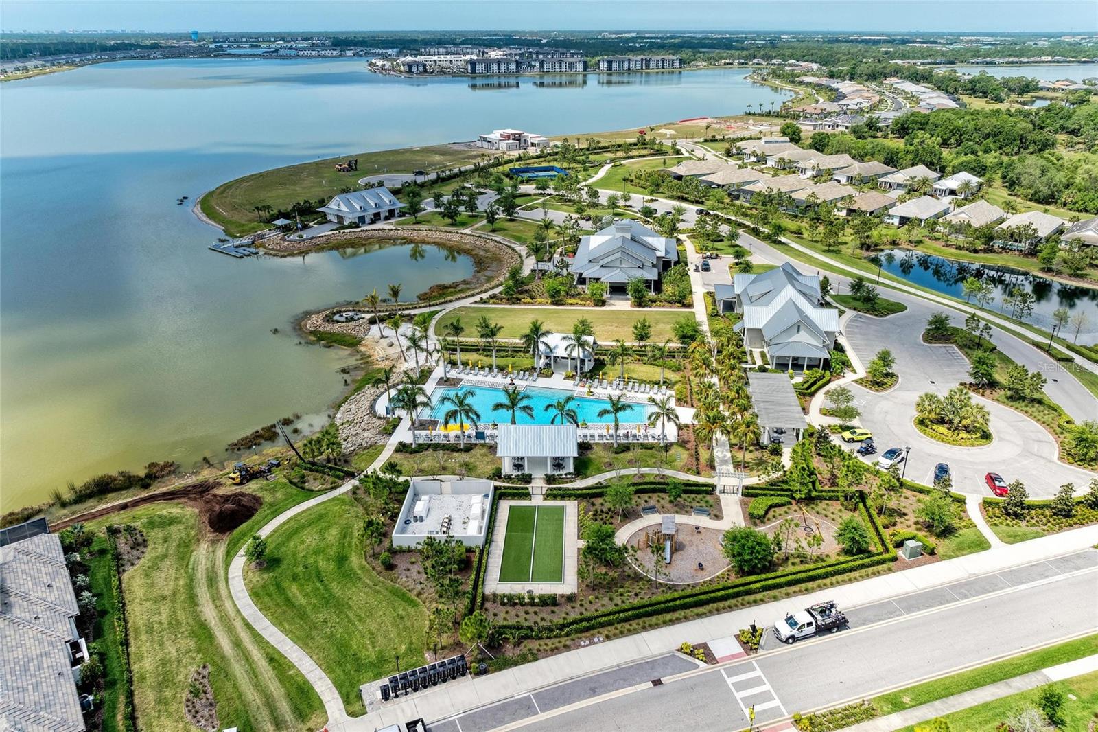 LAKEHOUSE COVE AT WATERSIDE - Residential