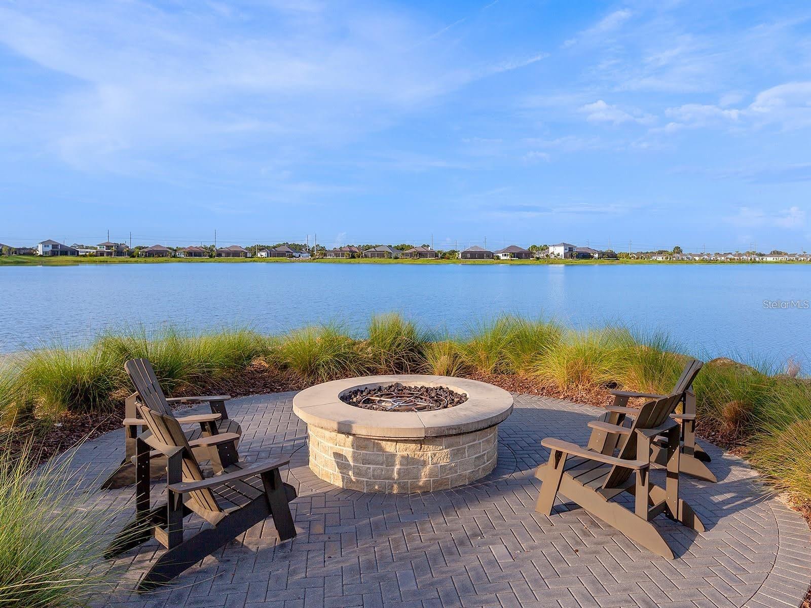 LAKEHOUSE COVE AT WATERSIDE - Residential