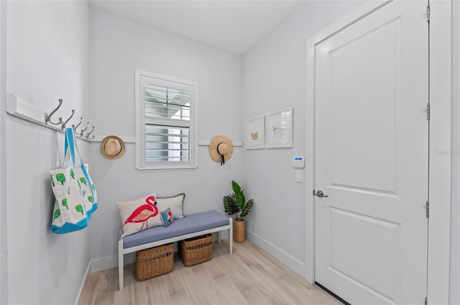 LAKEHOUSE COVE AT WATERSIDE - Residential