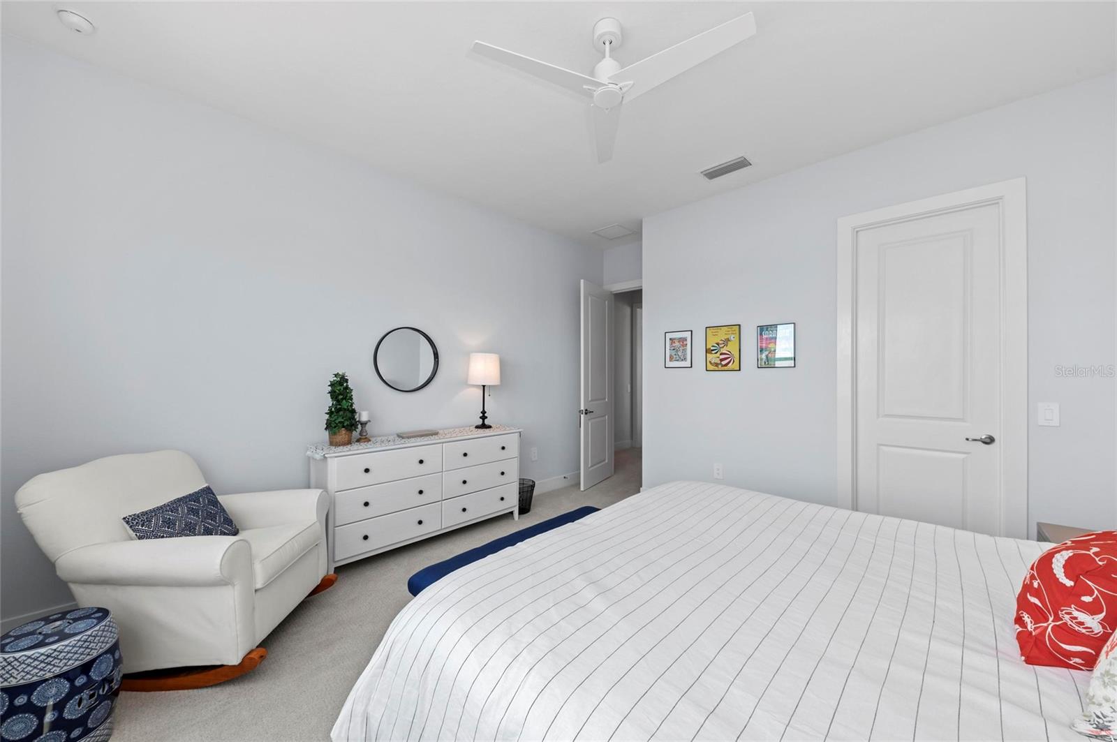 LAKEHOUSE COVE AT WATERSIDE - Residential