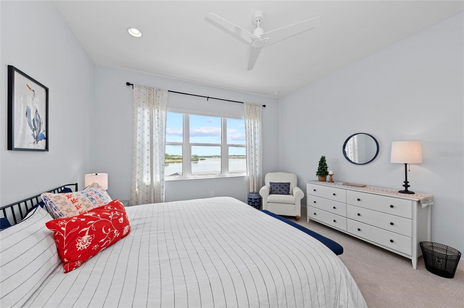 LAKEHOUSE COVE AT WATERSIDE - Residential