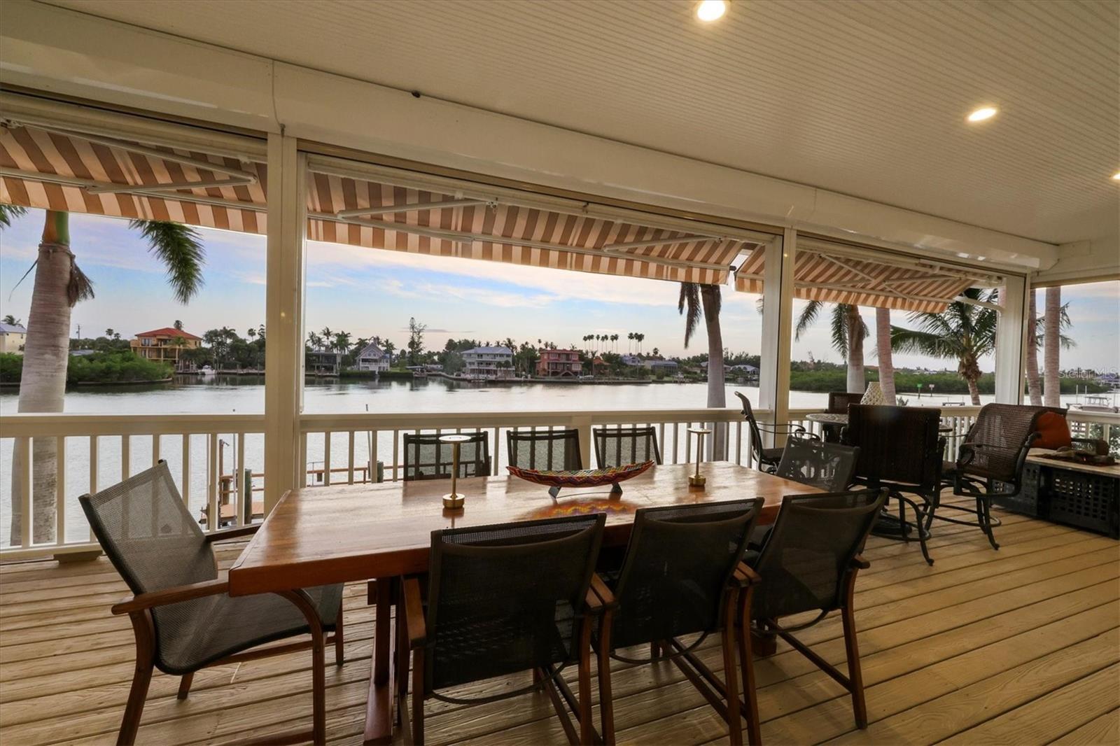 559 BOB HOPE DRIVE