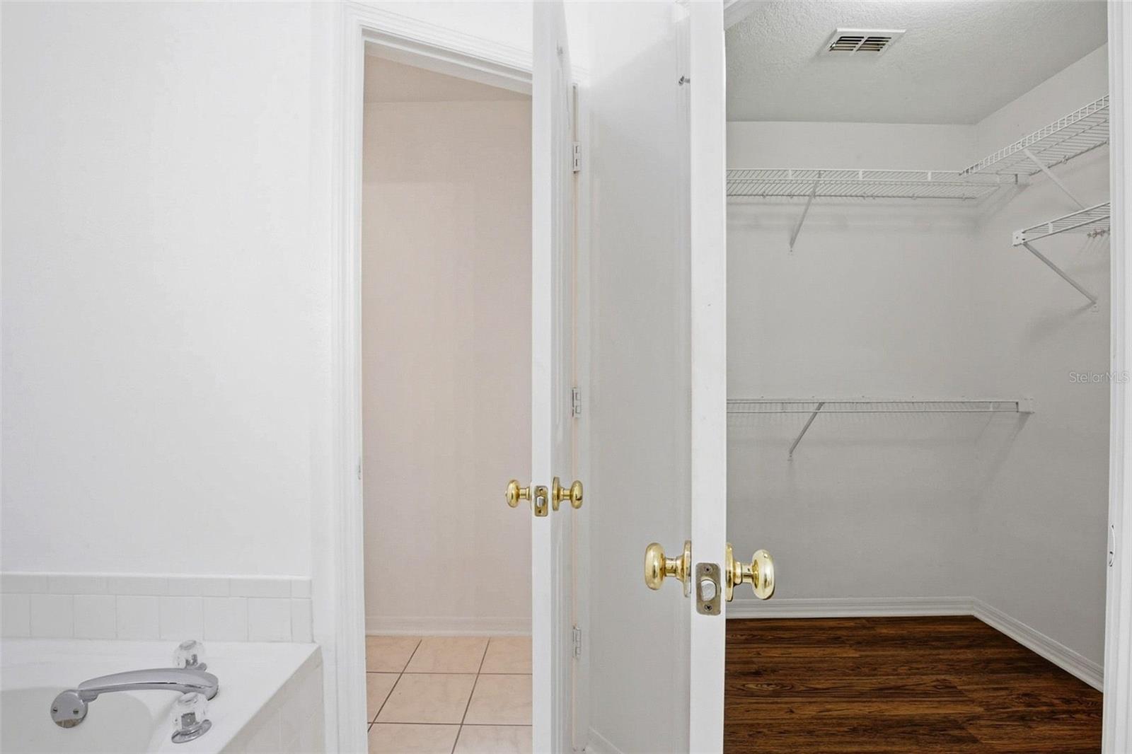 CARROLLTON LAKES - Residential