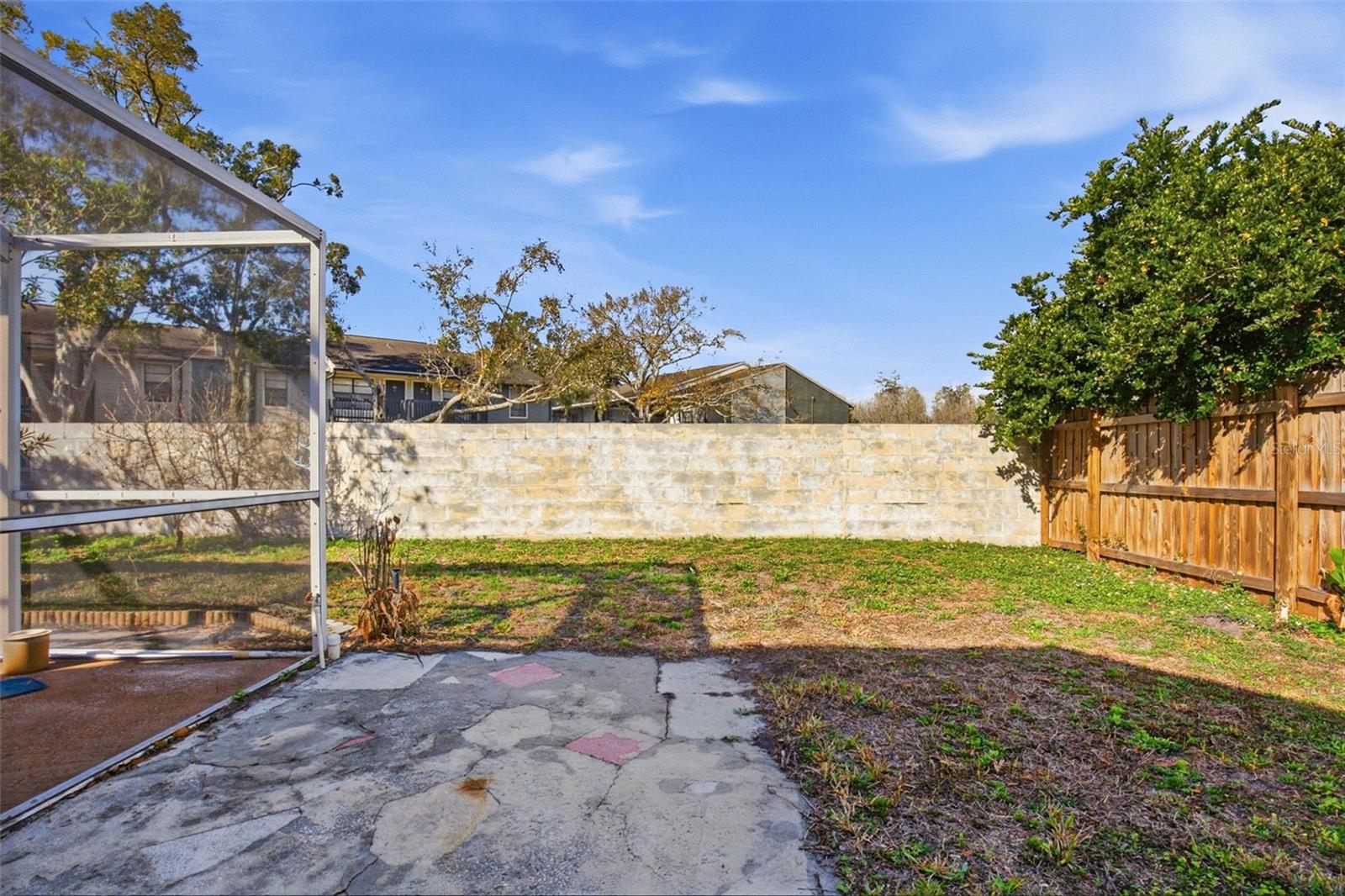 CARROLLTON LAKES - Residential