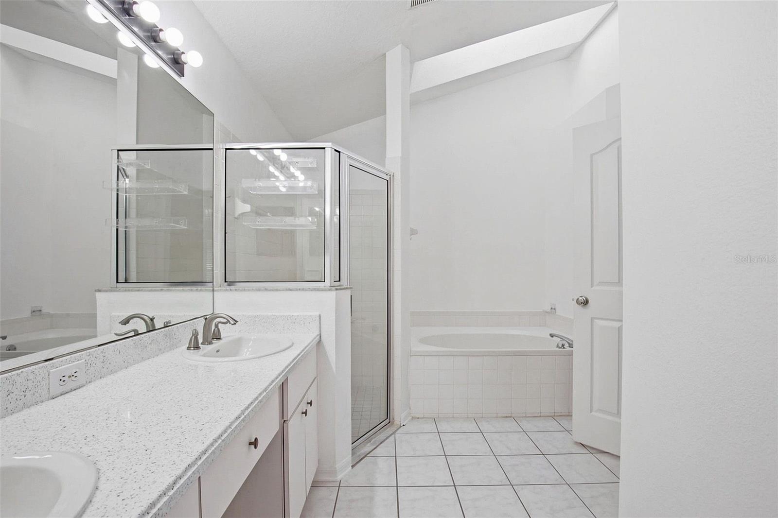 CARROLLTON LAKES - Residential