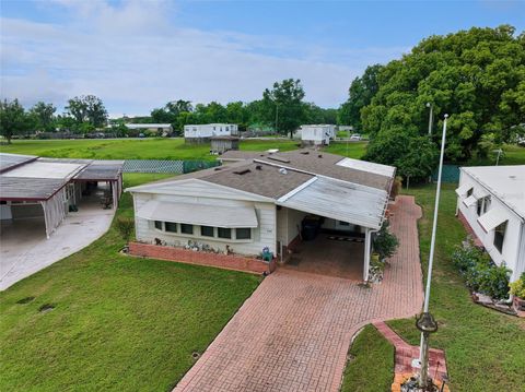 A home in LAKELAND