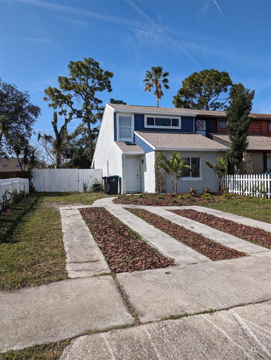 2714 HUNT CLUB LANE