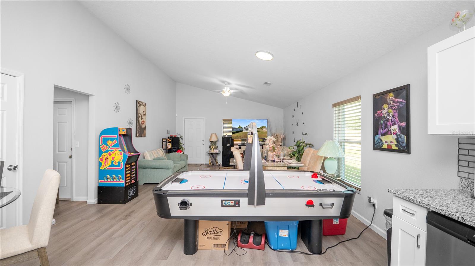 LINCOLN PARK ADD - Residential