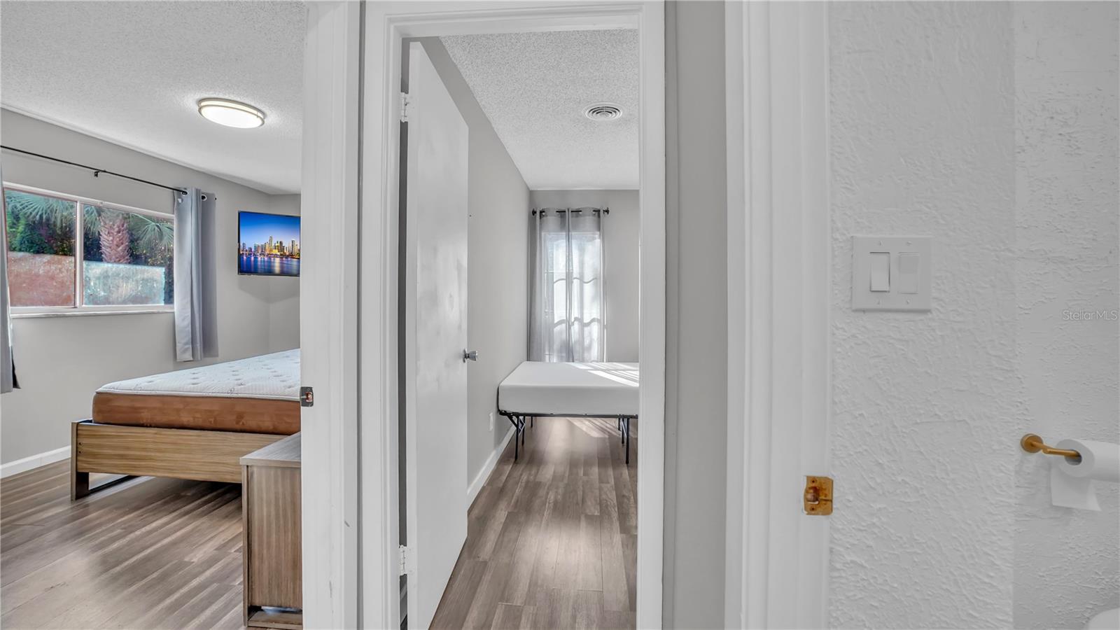 MAGNOLIA SQUARE CONDO INC - Residential Lease