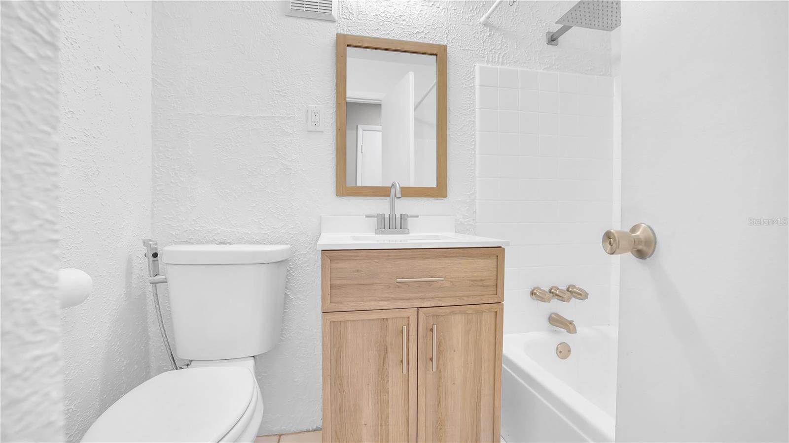 MAGNOLIA SQUARE CONDO INC - Residential Lease