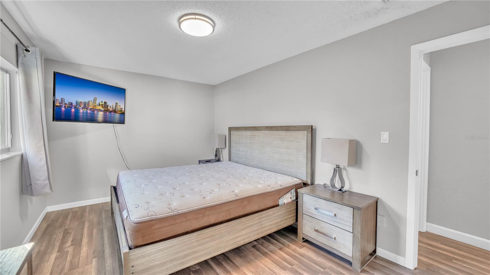 MAGNOLIA SQUARE CONDO INC - Residential Lease