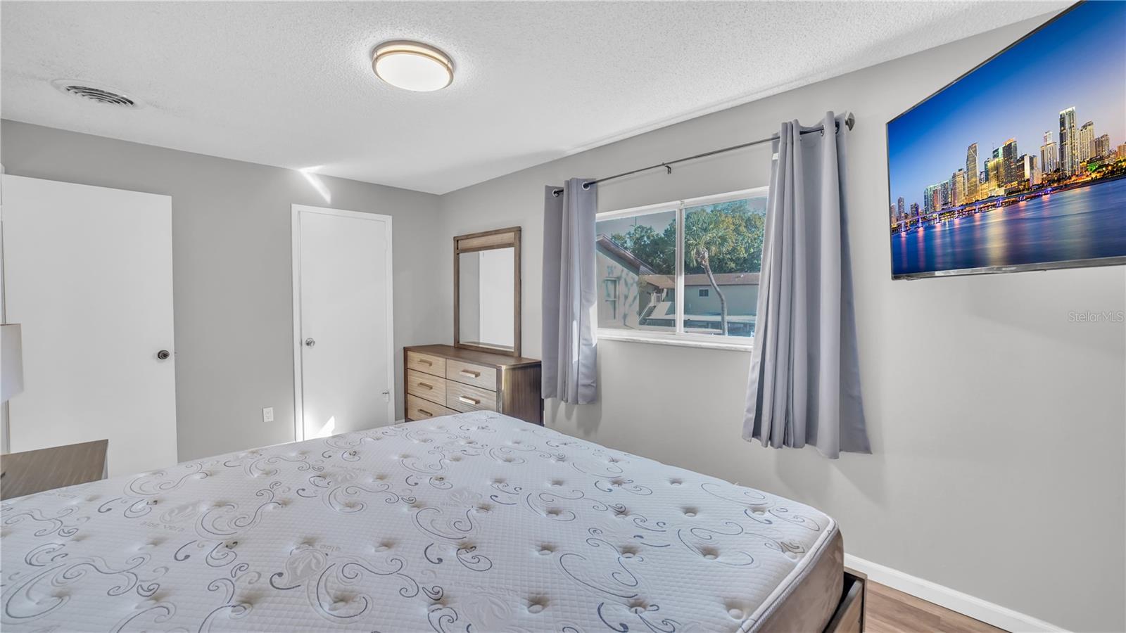 MAGNOLIA SQUARE CONDO INC - Residential Lease