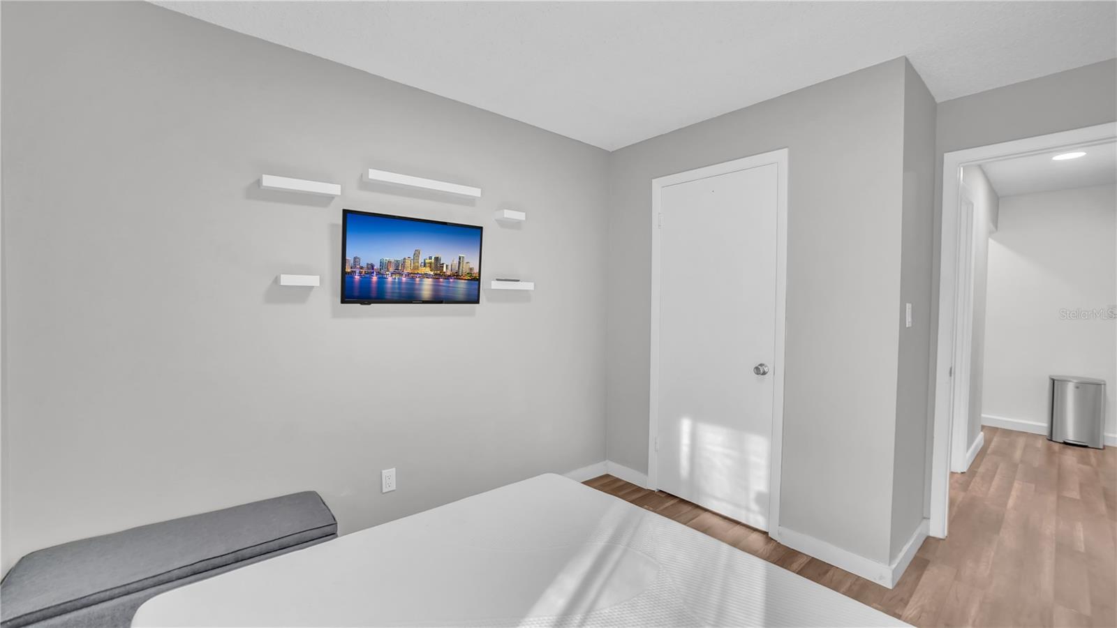 MAGNOLIA SQUARE CONDO INC - Residential Lease