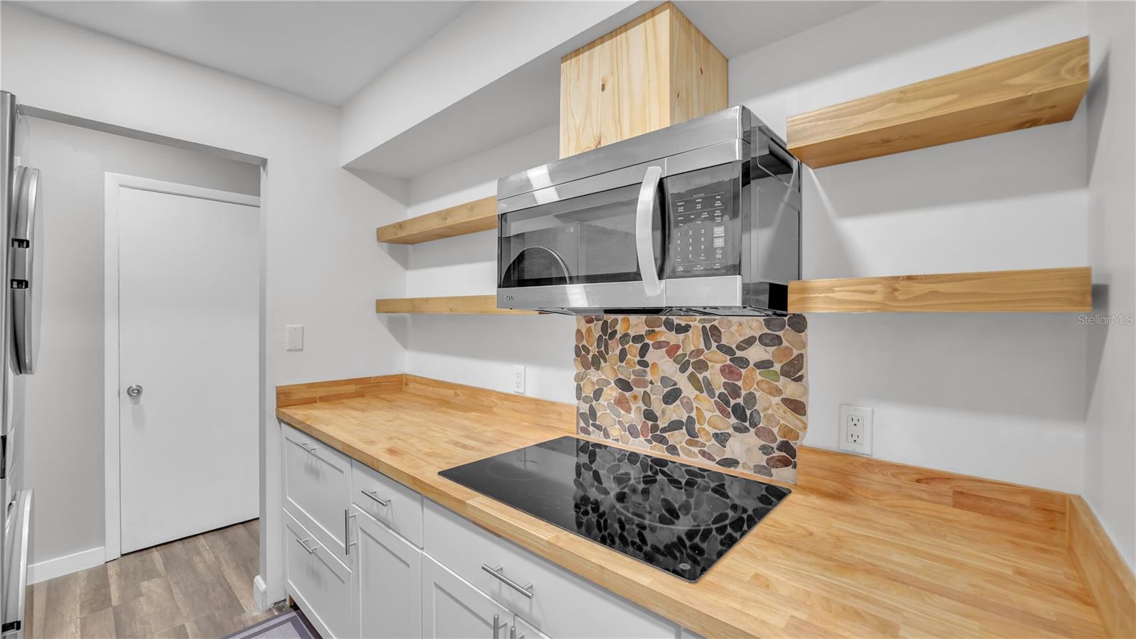 MAGNOLIA SQUARE CONDO INC - Residential Lease