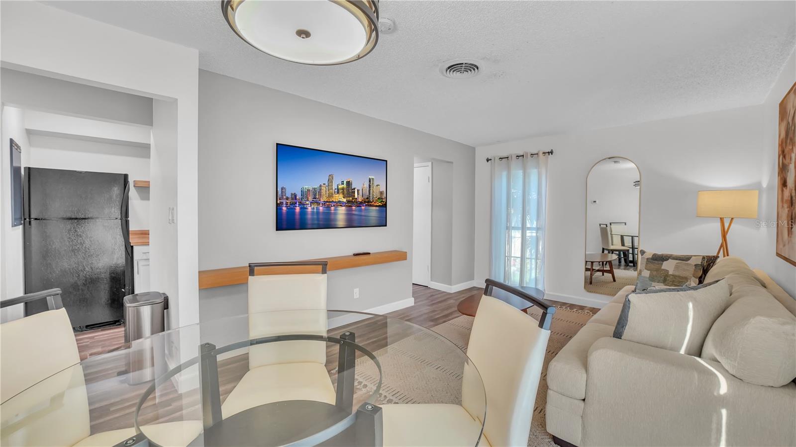 MAGNOLIA SQUARE CONDO INC - Residential Lease