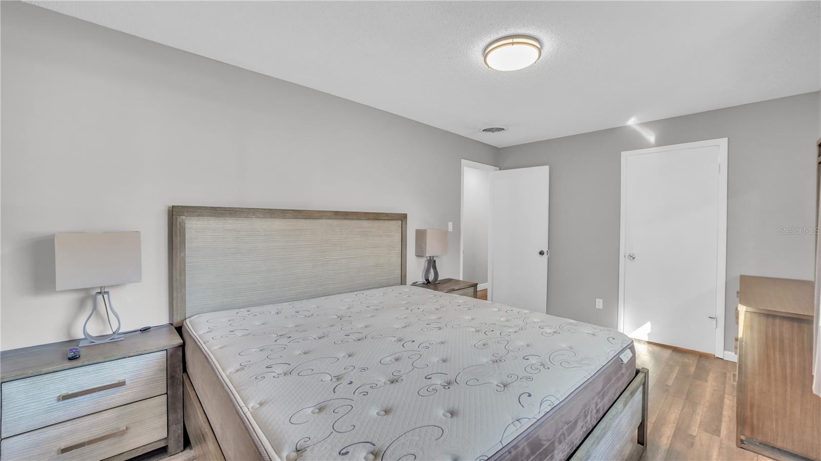 MAGNOLIA SQUARE CONDO INC - Residential Lease