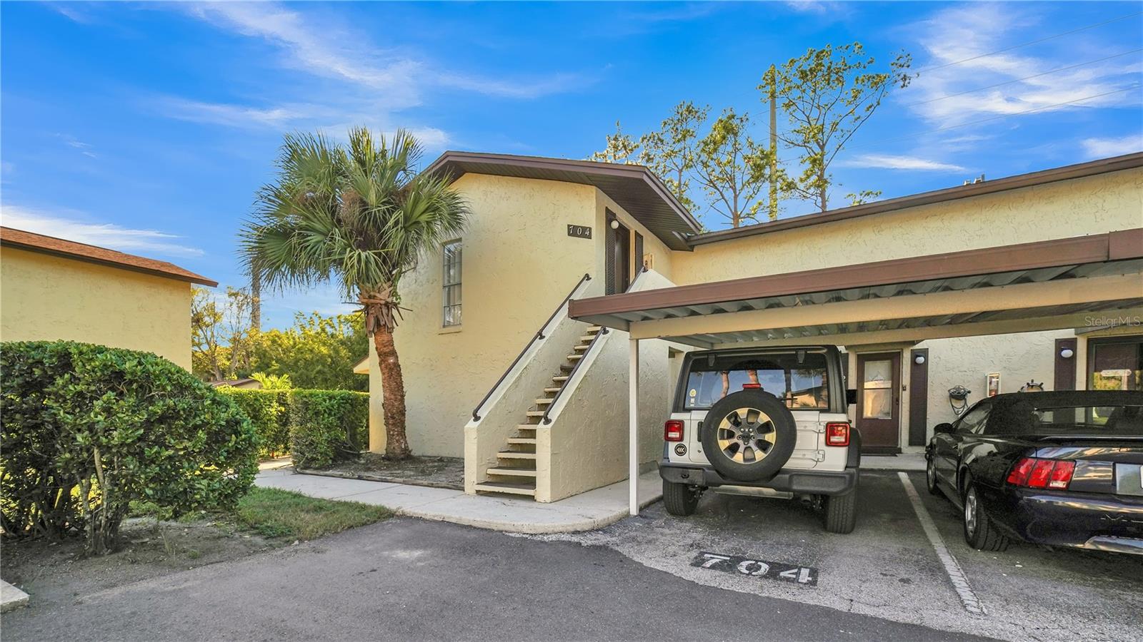 MAGNOLIA SQUARE CONDO INC - Residential Lease