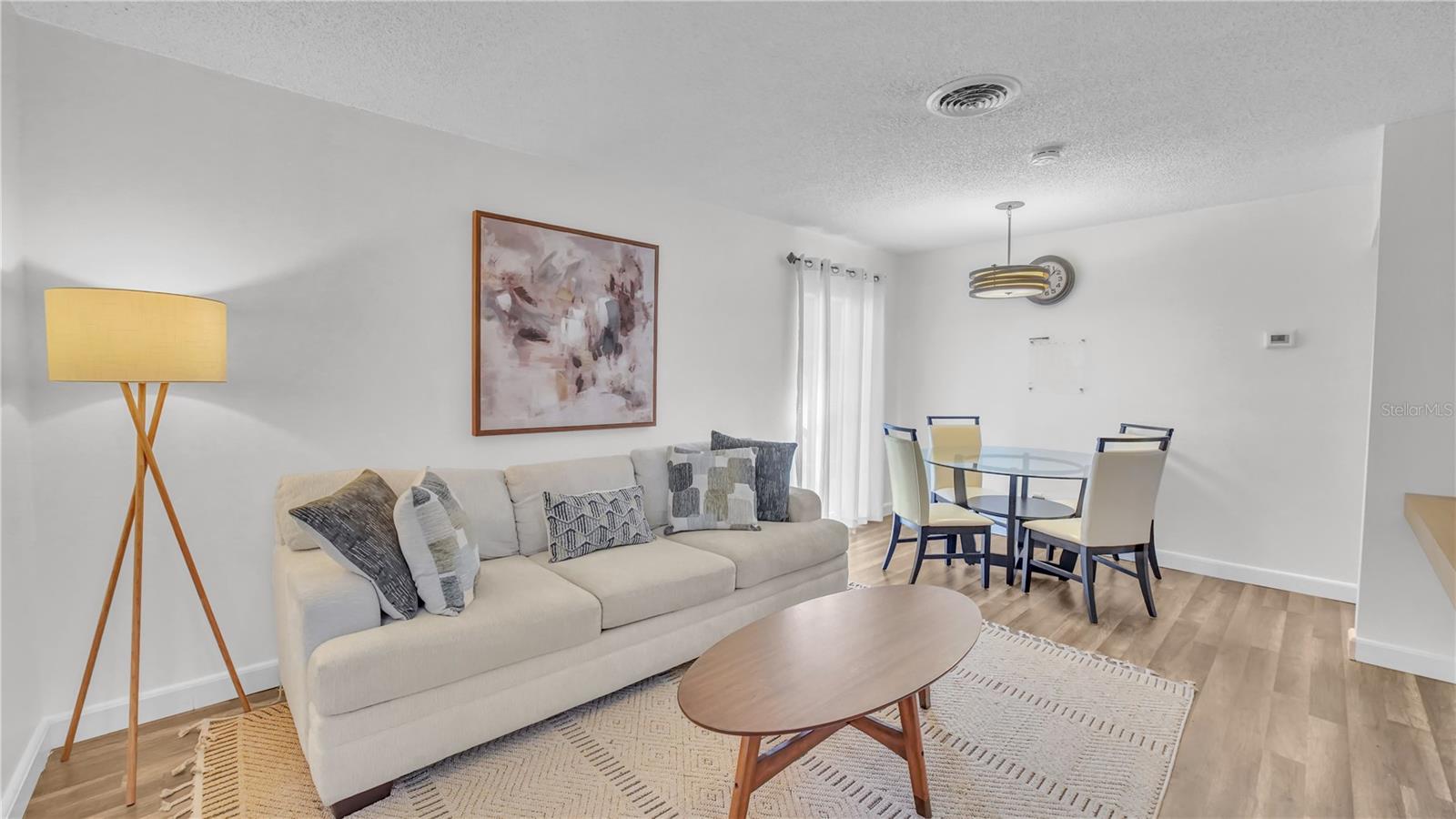 MAGNOLIA SQUARE CONDO INC - Residential Lease