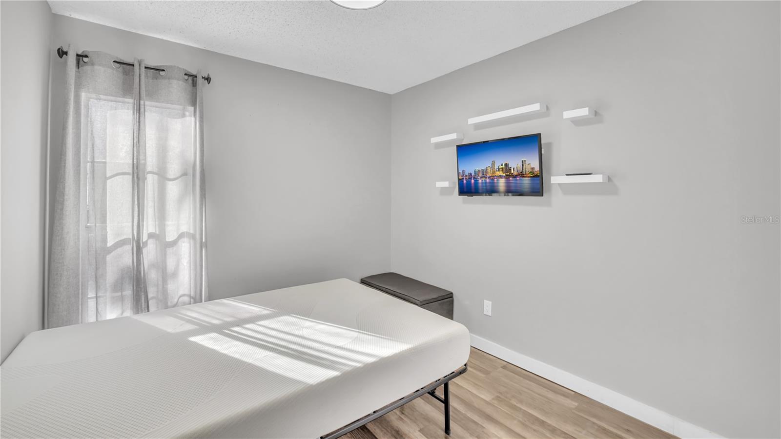 MAGNOLIA SQUARE CONDO INC - Residential Lease