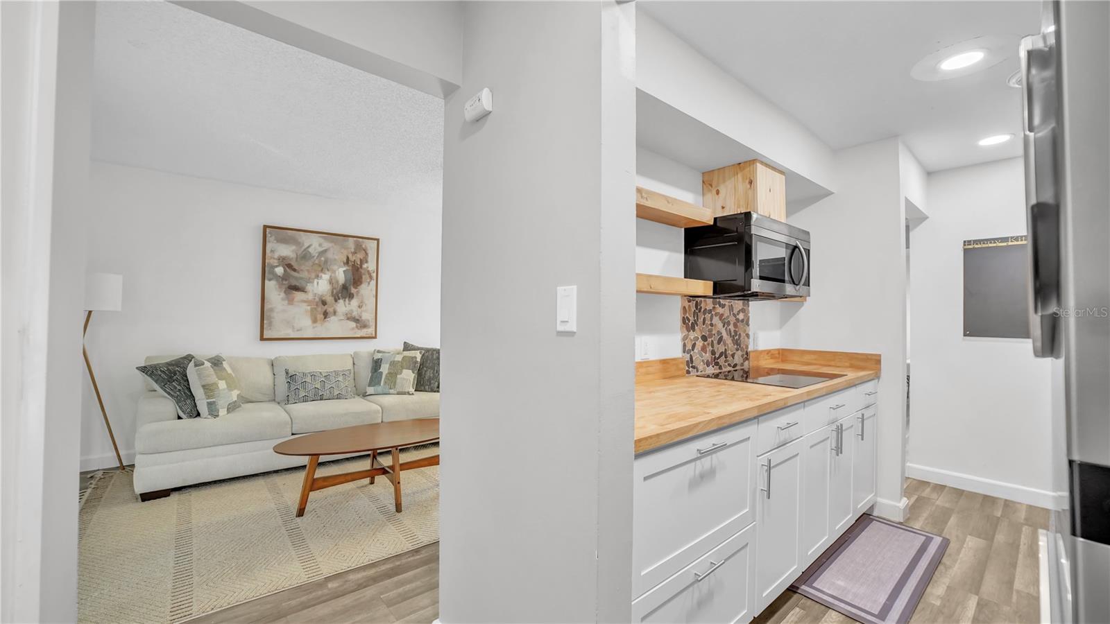 MAGNOLIA SQUARE CONDO INC - Residential Lease