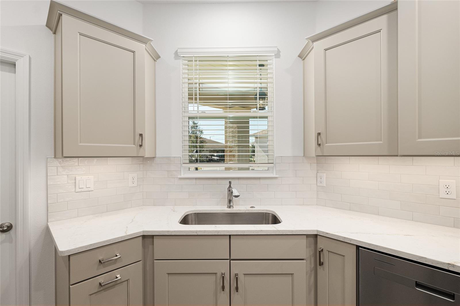 ON TOP OF THE WORLD - Residential