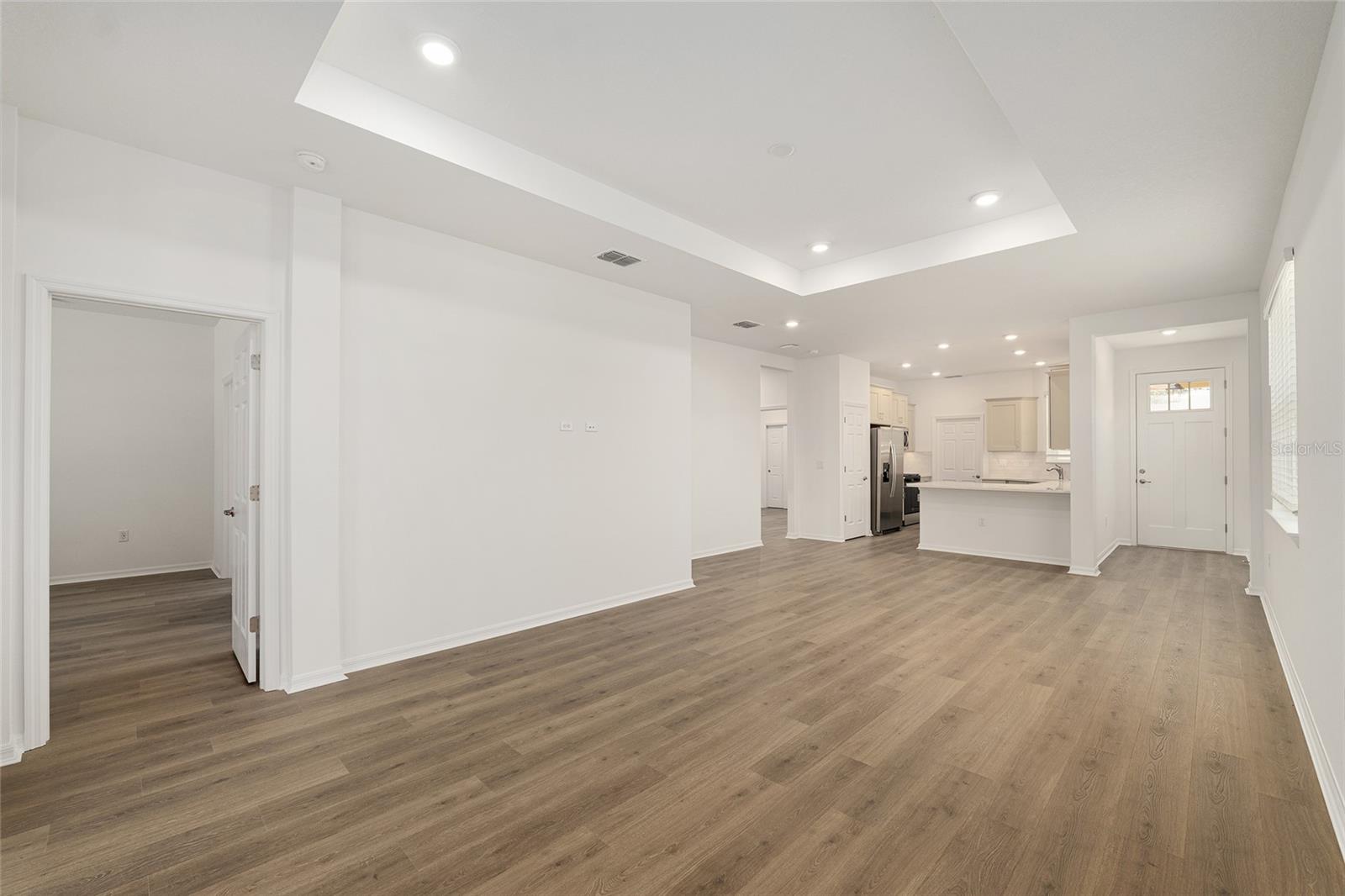 ON TOP OF THE WORLD - Residential