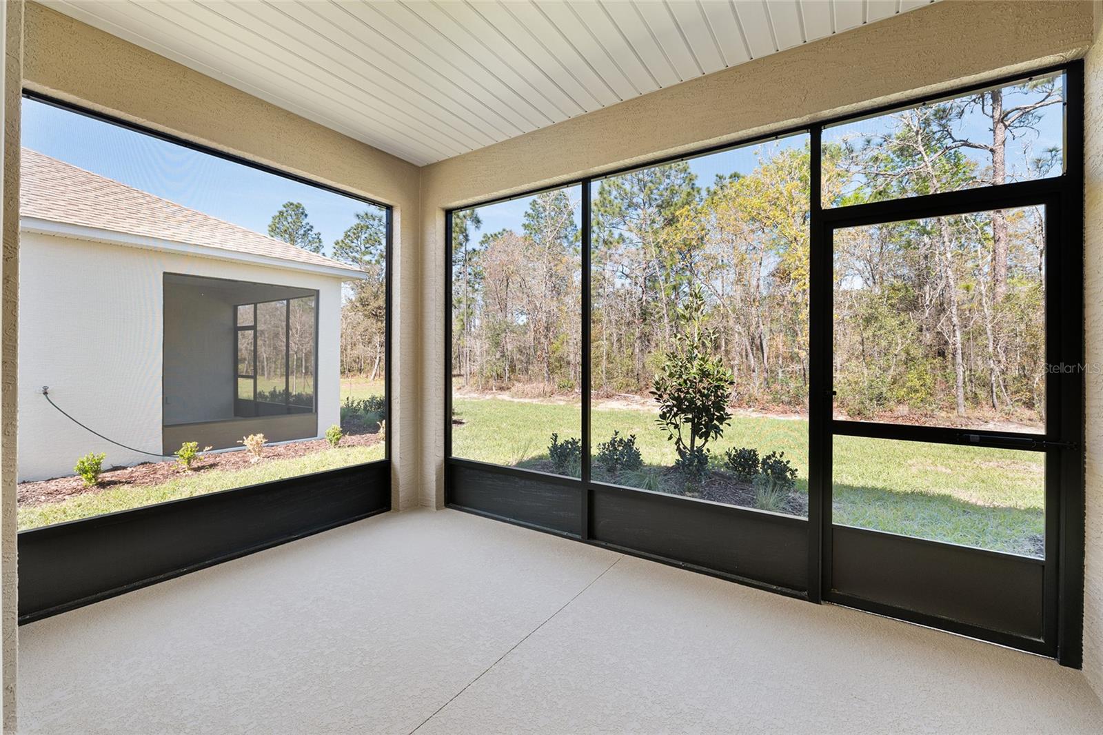 ON TOP OF THE WORLD - Residential