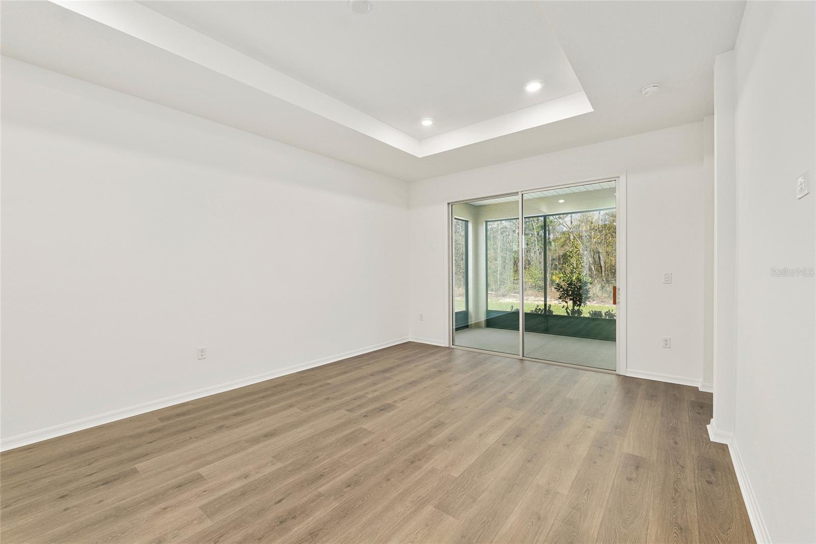 ON TOP OF THE WORLD - Residential