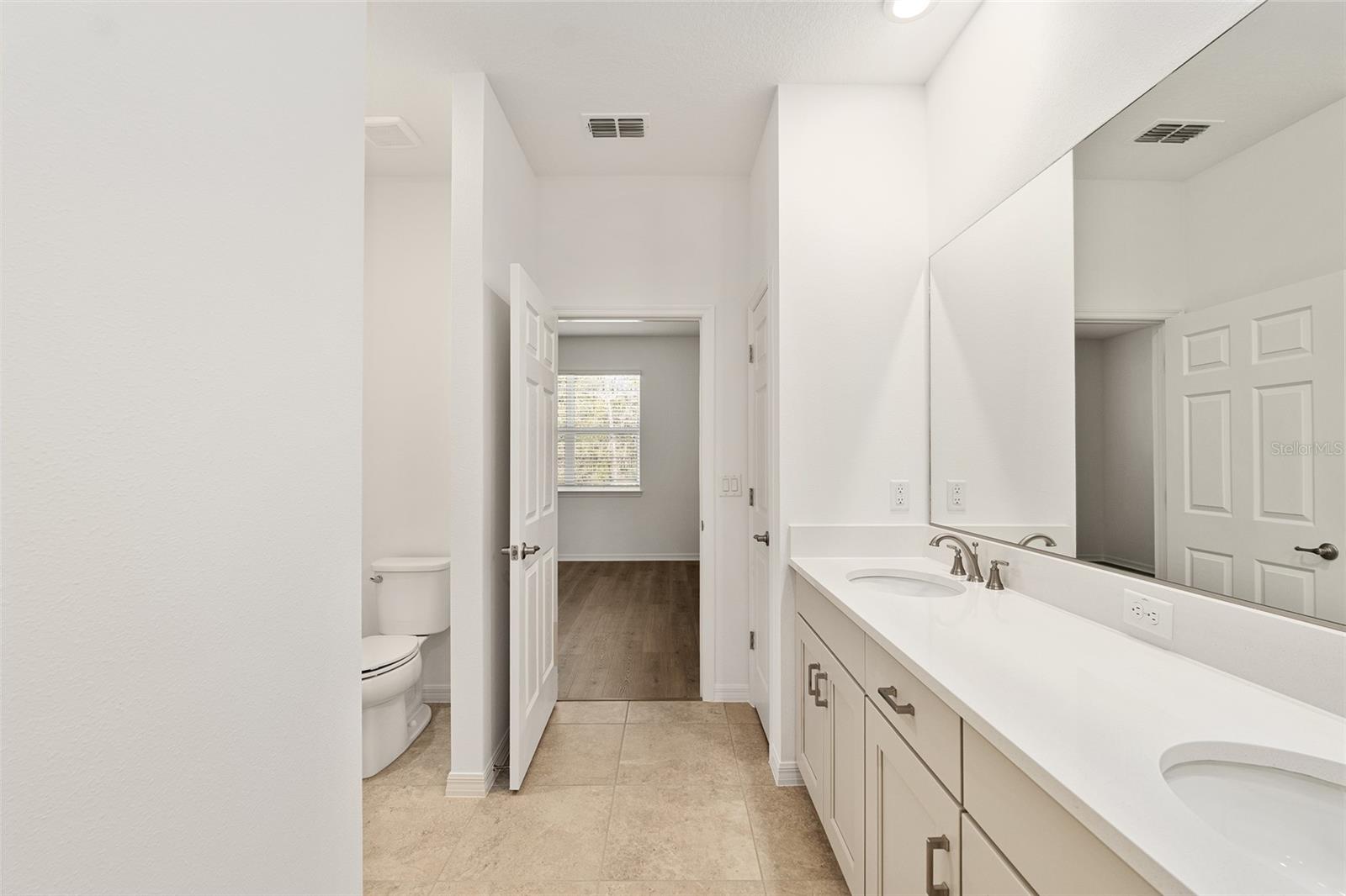 ON TOP OF THE WORLD - Residential