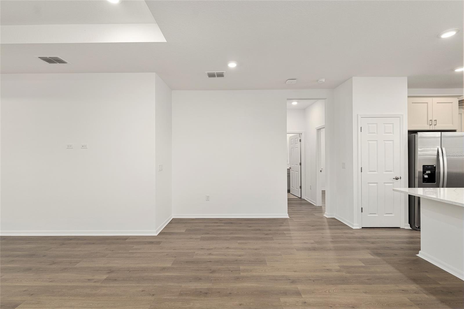 ON TOP OF THE WORLD - Residential