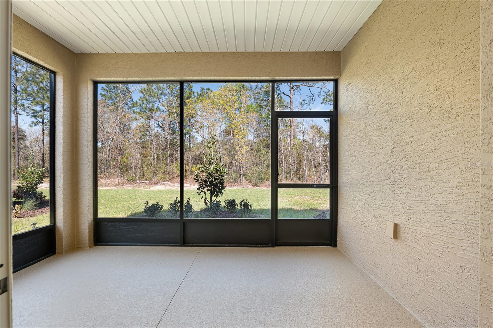 ON TOP OF THE WORLD - Residential