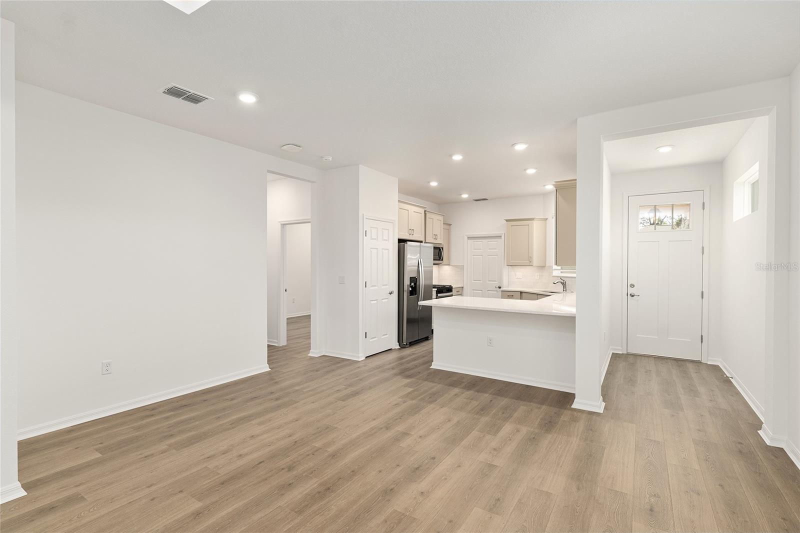 ON TOP OF THE WORLD - Residential