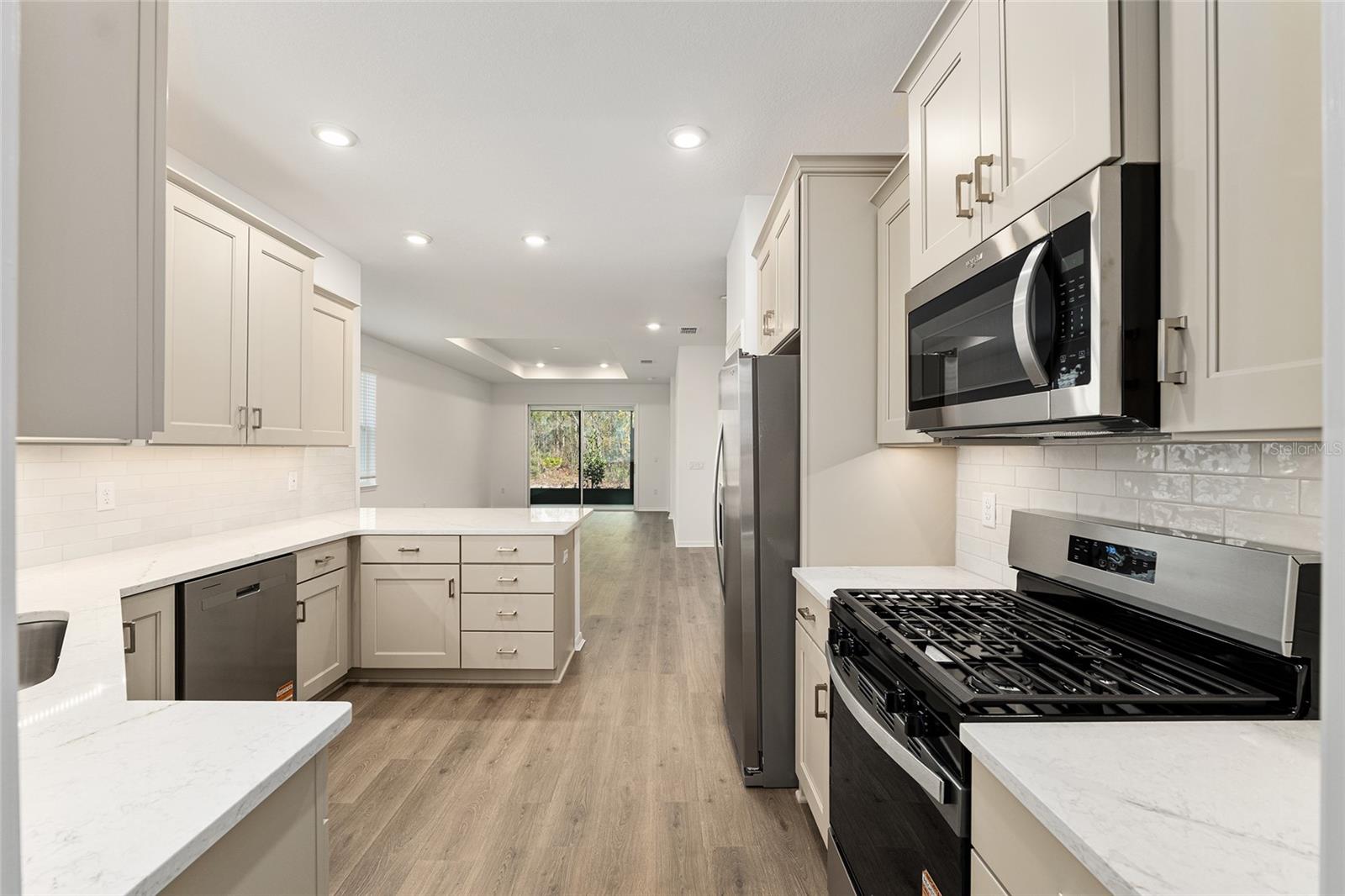 ON TOP OF THE WORLD - Residential