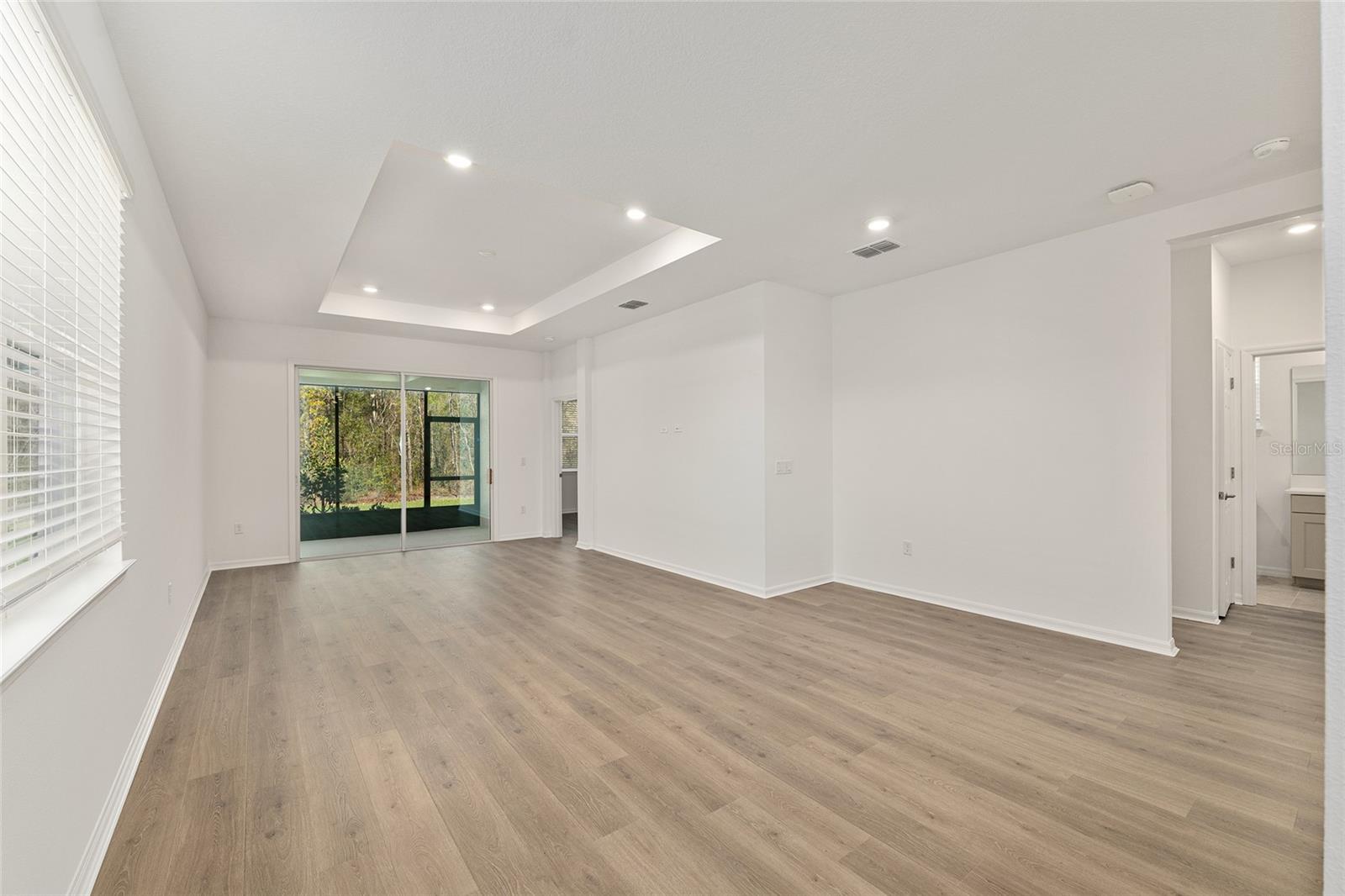 ON TOP OF THE WORLD - Residential