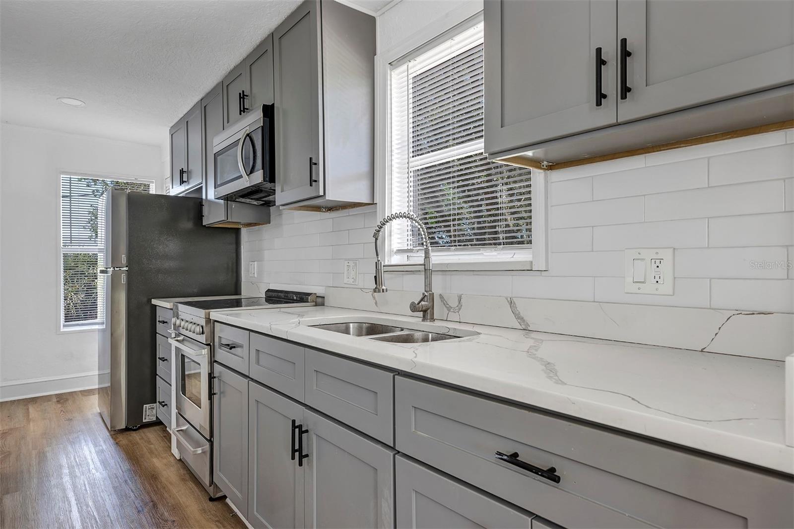 GRALYNN HEIGHTS UNIT 03 REP - Residential