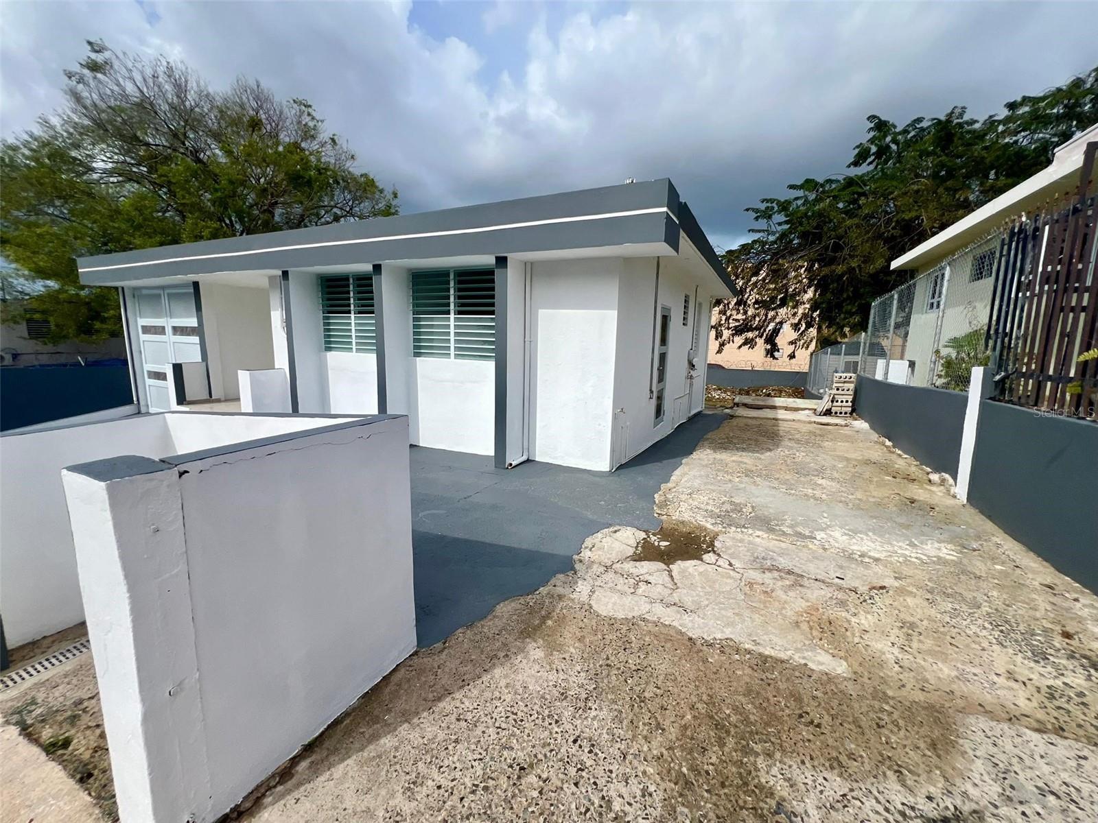 calle F HERMANAS DAVILA