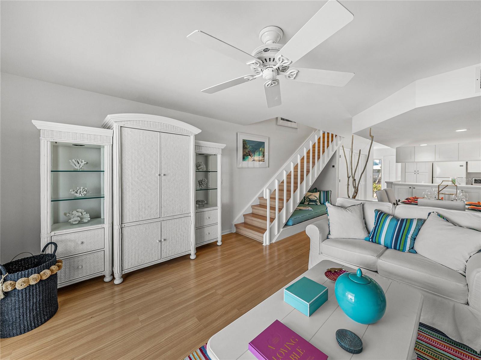 SUNDOWN COLONY - Residential