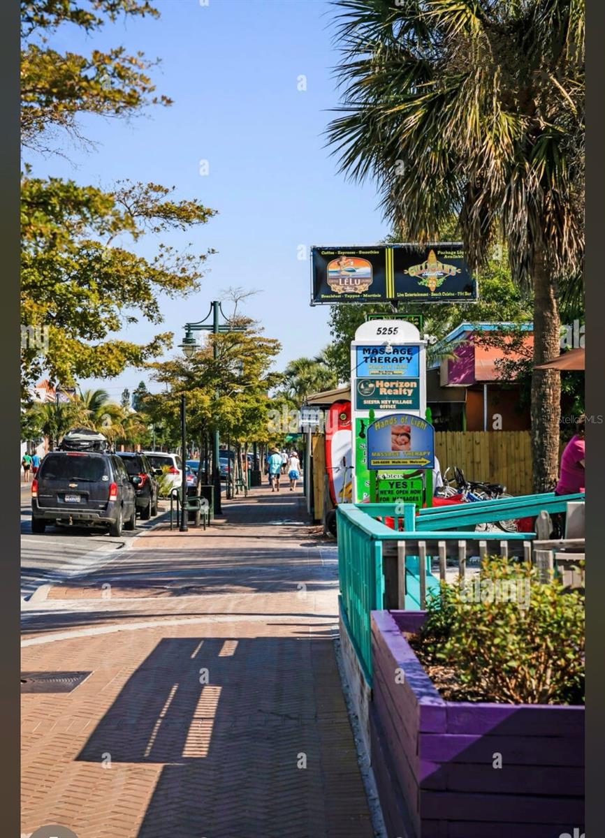 JAMAICA ROYALE - Residential