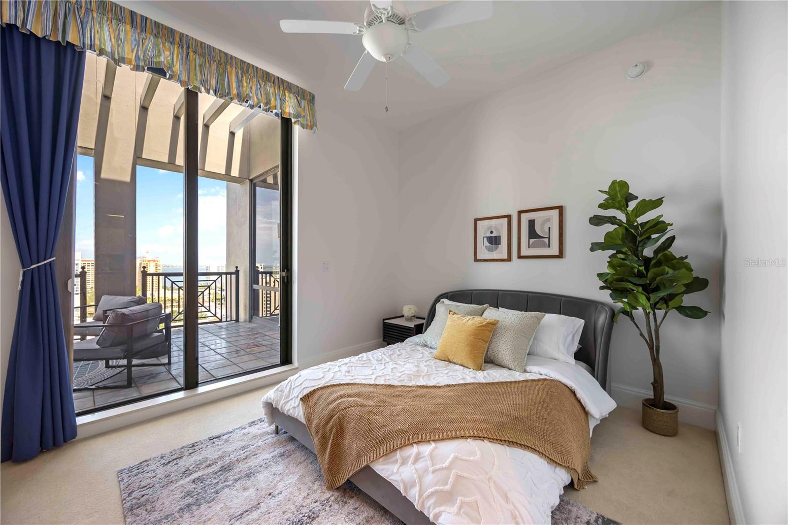 PLAZA AT 05 POINTS RESIDENCES - Residential Lease