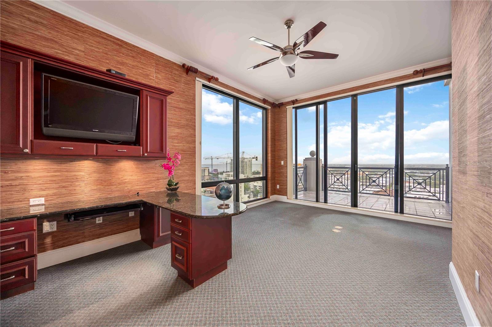 PLAZA AT 05 POINTS RESIDENCES - Residential Lease