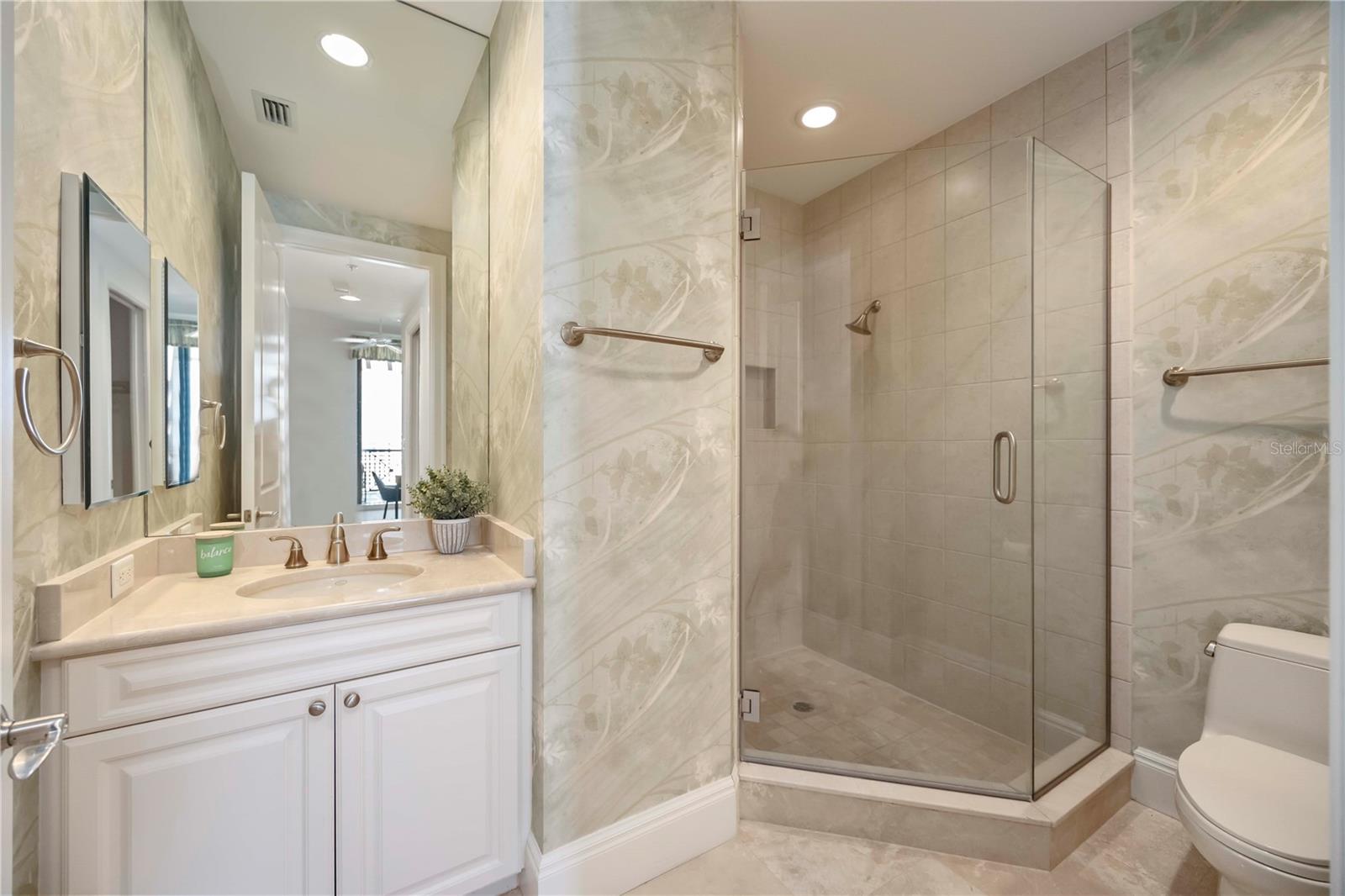 PLAZA AT 05 POINTS RESIDENCES - Residential Lease